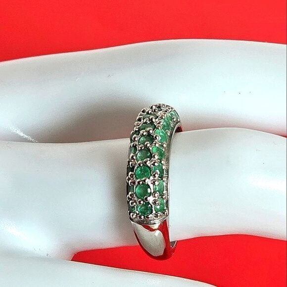 925 Sterling Silver Ring Sz 7.5 with Natural Emerald 2mm Gemstone - Picture 8 of 9